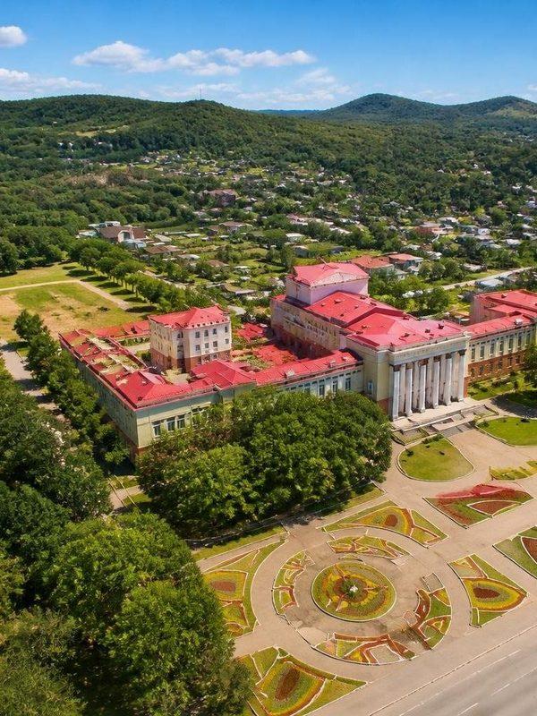 Артём